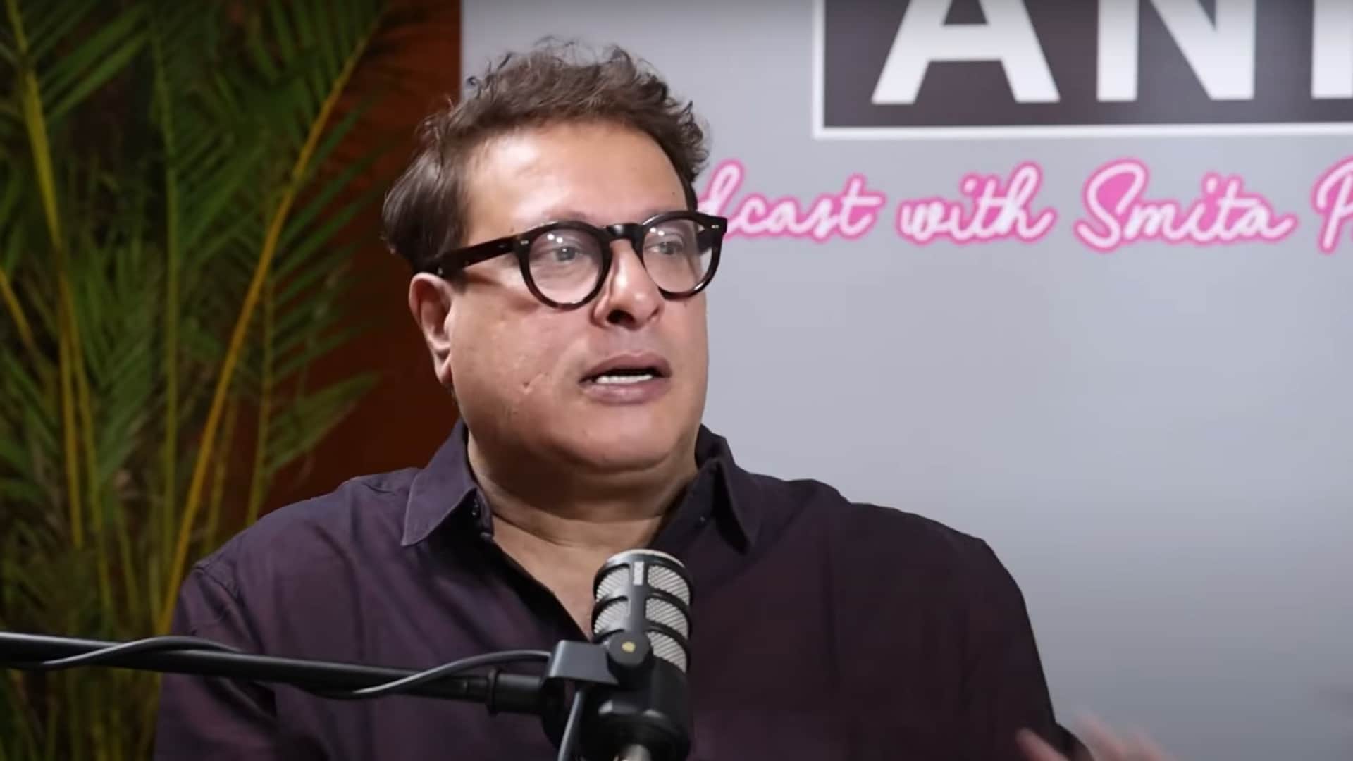 Bollywood Director Tigmanshu Dhulia Recalls Making Tea for Shah Rukh Khan