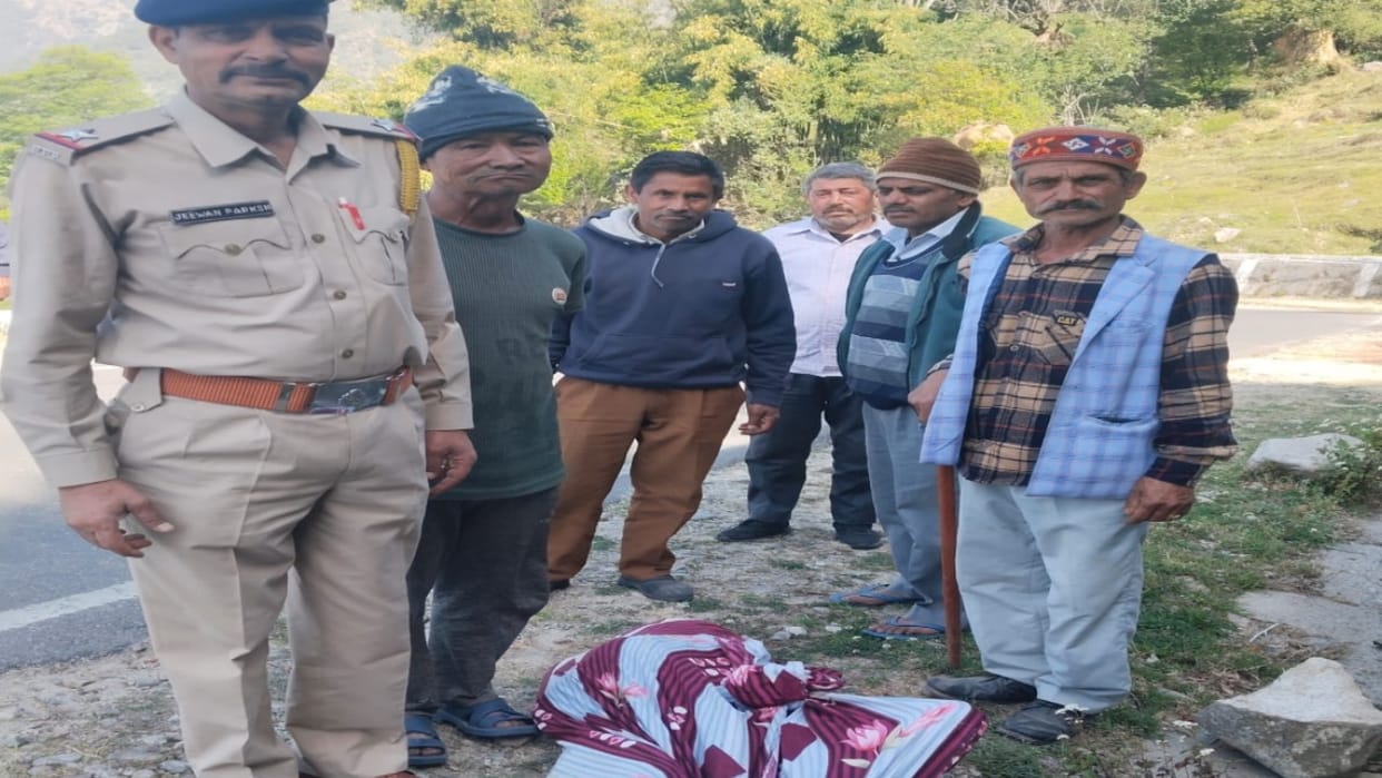 A woman of Nepali origin committed atmdah suicide in Nachir Panchayat of Palampur
