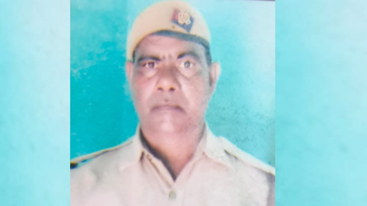 Amethi: Homeguard's dead body found in SDM's house in doubtful condition.