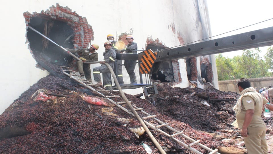 fire in the cold storage of Hathras kept taking a monstrous form