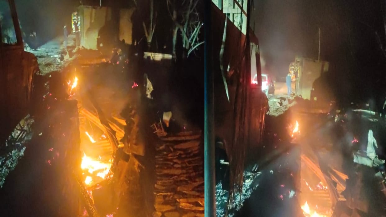 Himachal: Massive fire in Bharmour's Luna, four shops and a car burnt to ashes, loss worth lakhs