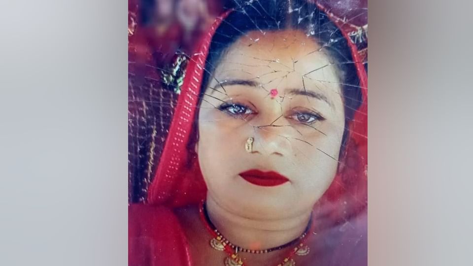 Gorakhpur Murder: मां और बहन को बचाने के लिए चिल्लाती रही खुशबू, कातिलों ने एक न सुनी; बेटी ने दी ये चेतावनी Gorakhpur Double Murder Daughter Cried for Help Killers Didnt Stop Key Arrest Made UP Crime News In Hindi