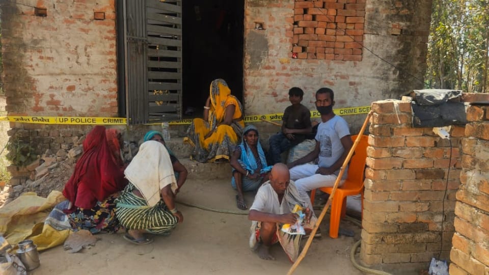 Gorakhpur Double Murder Poonam mobile found in field after five days Who is teenager who took bath on night