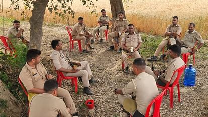 Gorakhpur Murder: मां और बहन को बचाने के लिए चिल्लाती रही खुशबू, कातिलों ने एक न सुनी; बेटी ने दी ये चेतावनी Gorakhpur Double Murder Daughter Cried for Help Killers Didnt Stop Key Arrest Made UP Crime News In Hindi