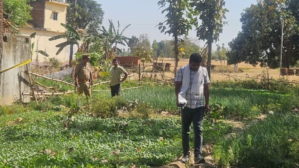 Gorakhpur Murder: मां और बहन को बचाने के लिए चिल्लाती रही खुशबू, कातिलों ने एक न सुनी; बेटी ने दी ये चेतावनी Gorakhpur Double Murder Daughter Cried for Help Killers Didnt Stop Key Arrest Made UP Crime News In Hindi