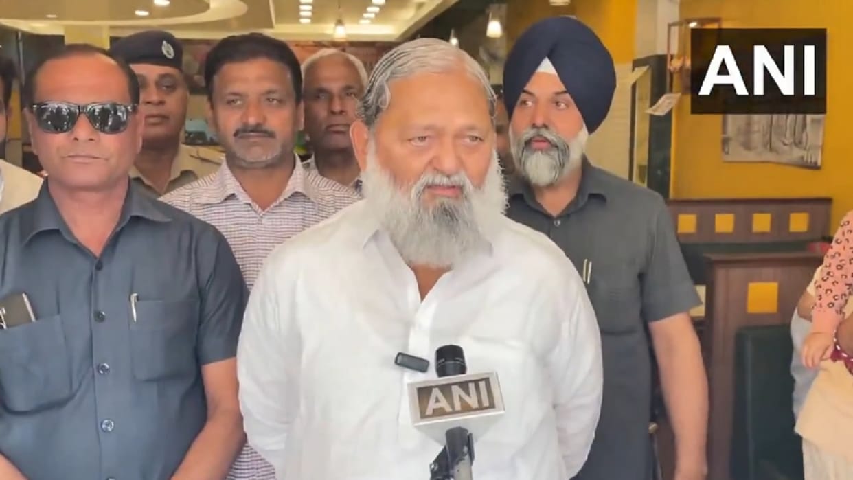 Energy Minister Vij takes strict action on cutting electricity supply Executive Engineer Harish Goyal suspende