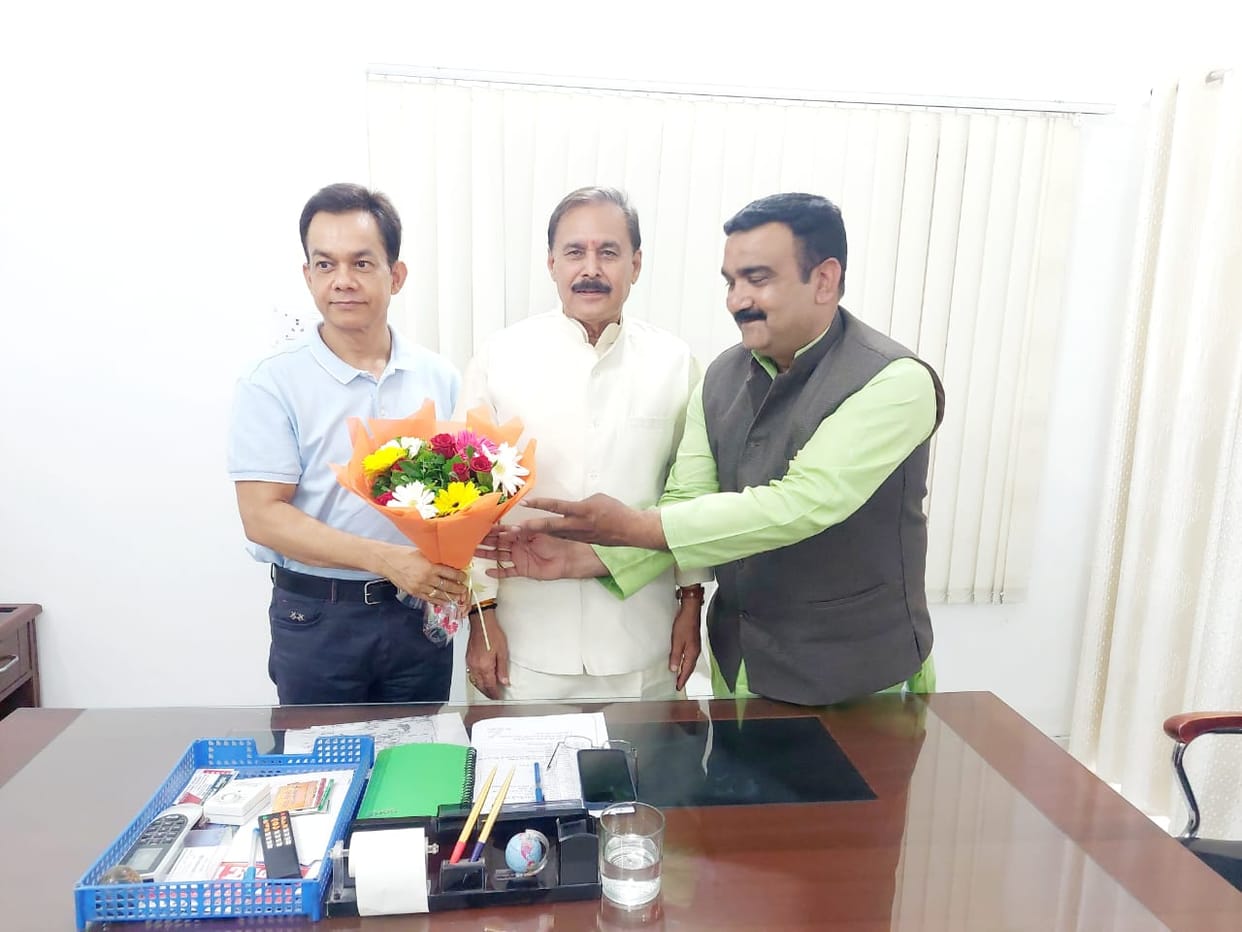 UP : National General Secretary of Bharatiya Pasmanda Samaj and in-charge of Haryana, Abdul Raees joined RLD