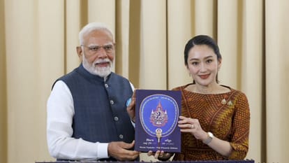 प्रधानमंत्री नरेंद्र मोदी और थाईलैंड की प्रधानमंत्री पैतोंगटर्न शिनावात्रा