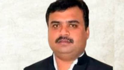 Satna Congress MLA appeared in court in check bounce case