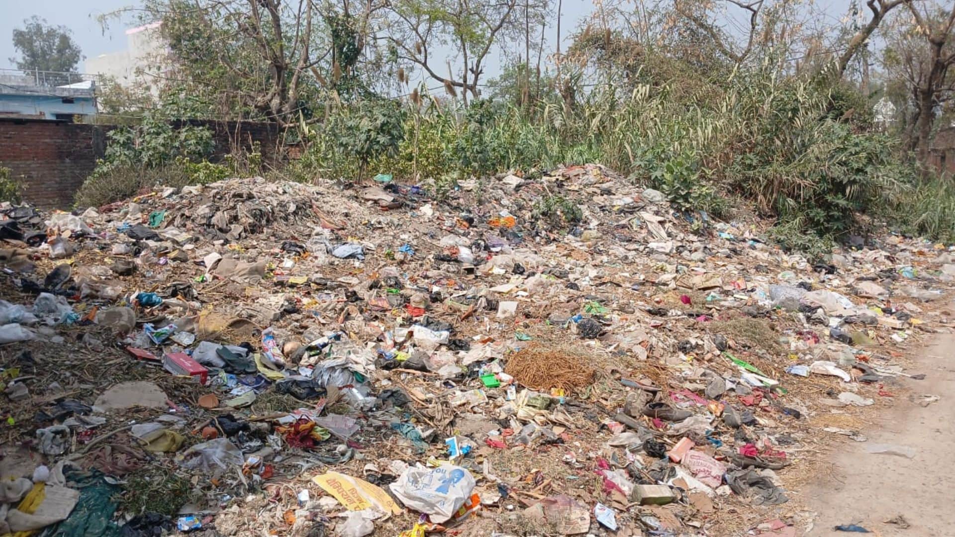बिखरा हुआ कूड़ा