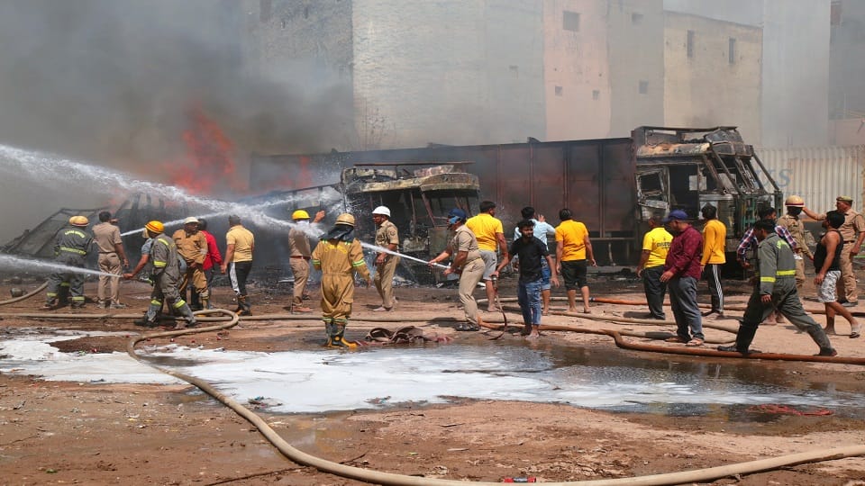 Six trucks parked in Ghaziabad caught fire