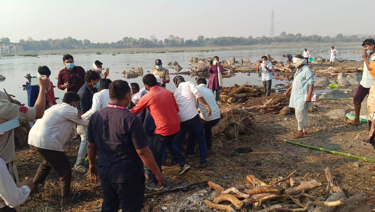 Gujrat Factory Blast: When 18 pyres were lit together, everyone started crying