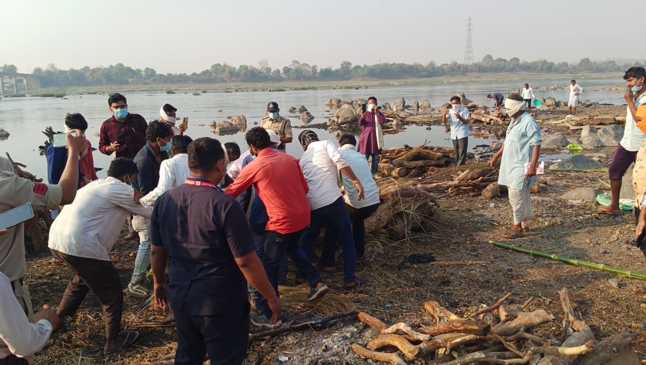 Gujrat Factory Blast: When 18 pyres were lit together, everyone started crying