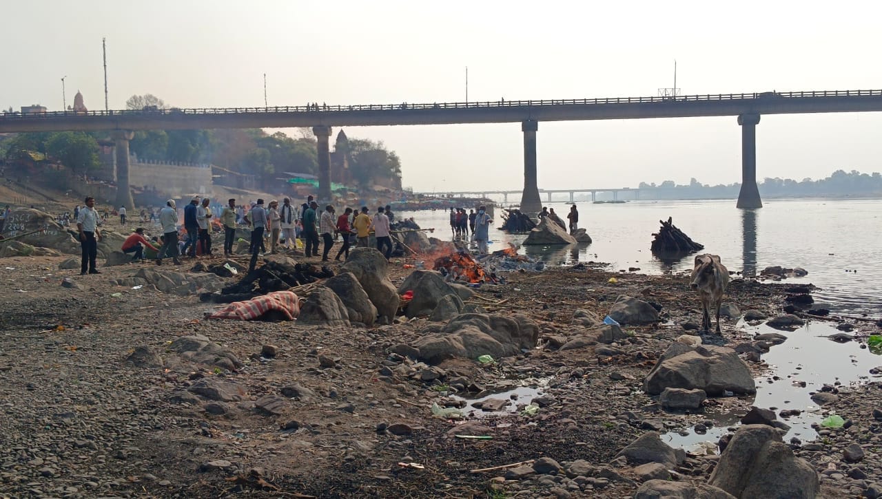 Gujrat Factory Blast: When 18 pyres were lit together, everyone started crying