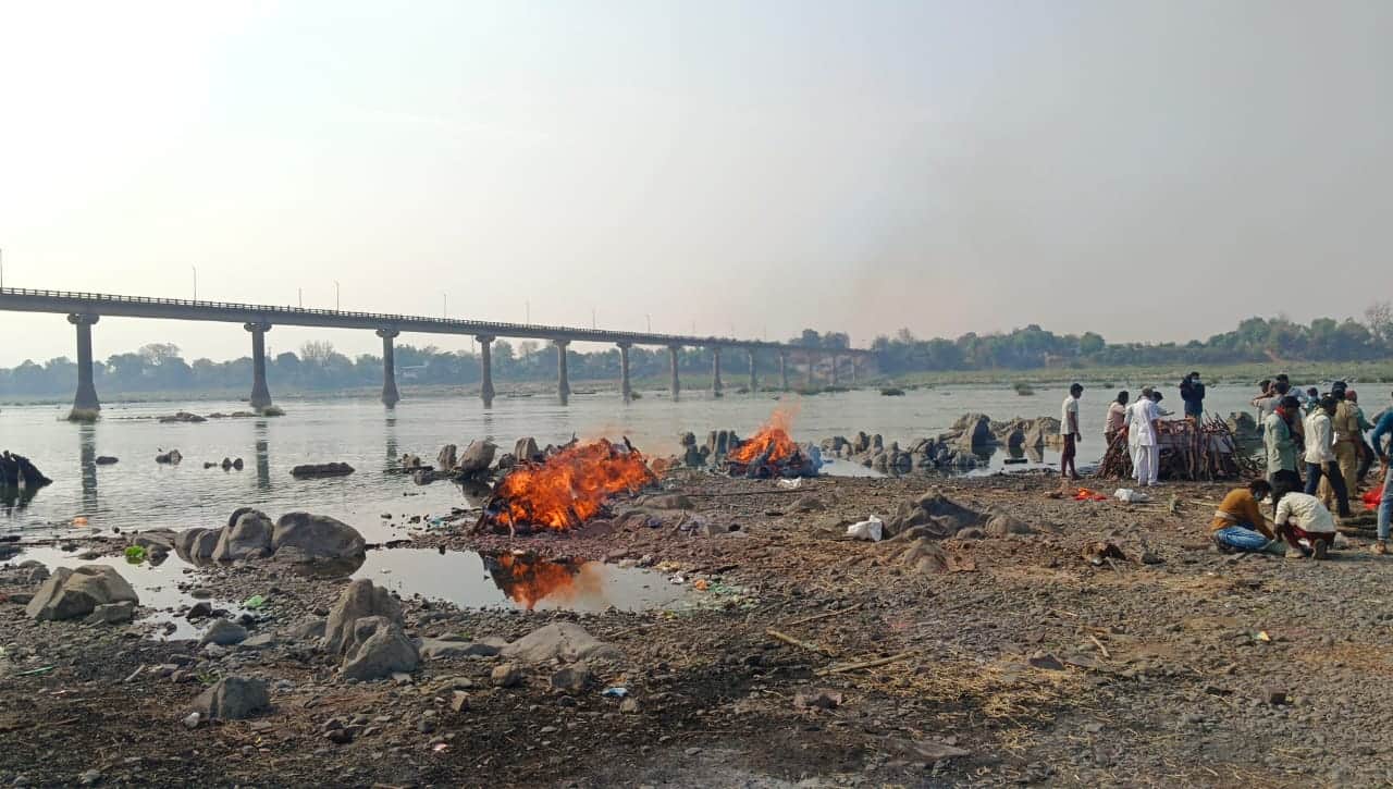 Gujrat Factory Blast: When 18 pyres were lit together, everyone started crying