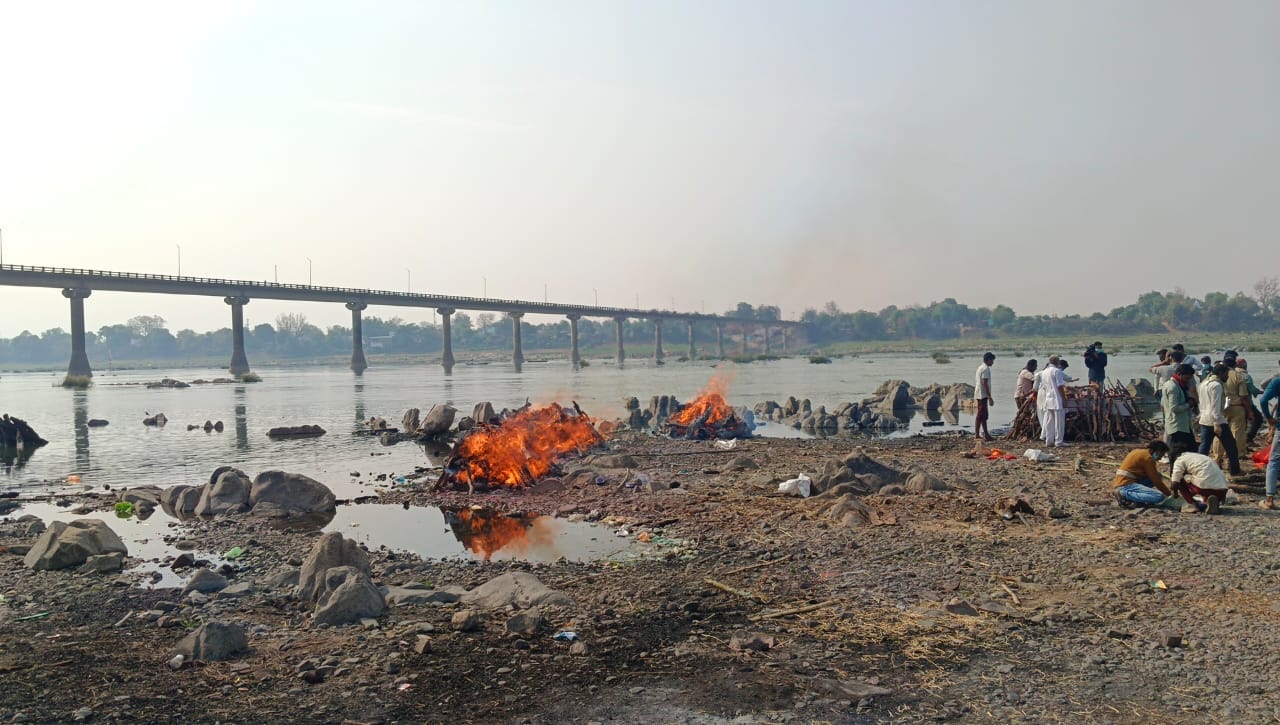 Gujrat Factory Blast: When 18 pyres were lit together, everyone started crying