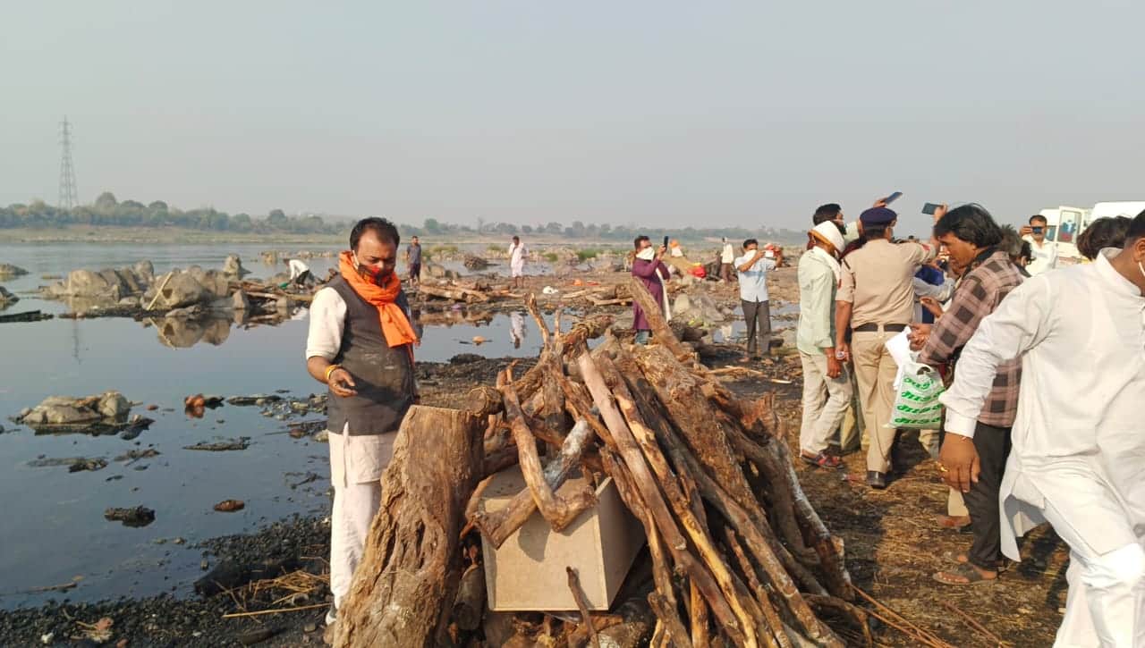 Gujrat Factory Blast: When 18 pyres were lit together, everyone started crying