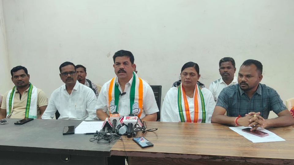 विधायक विक्रम मंडावी  व अन्य