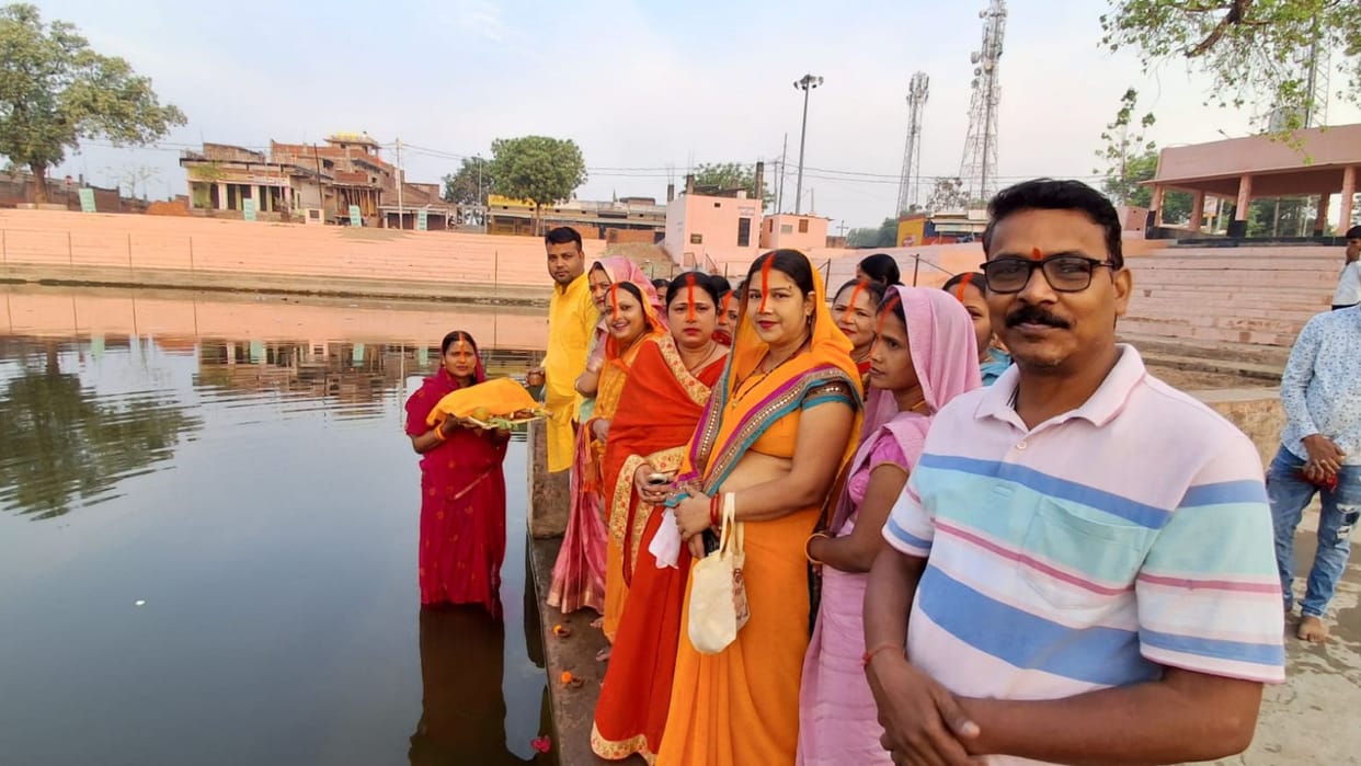Chaiti Chhath 2025 festival ends by offering prayers to Sun in sonbhadra