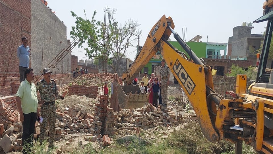 Aligarh Municipal Corporation freed the land from land mafia
