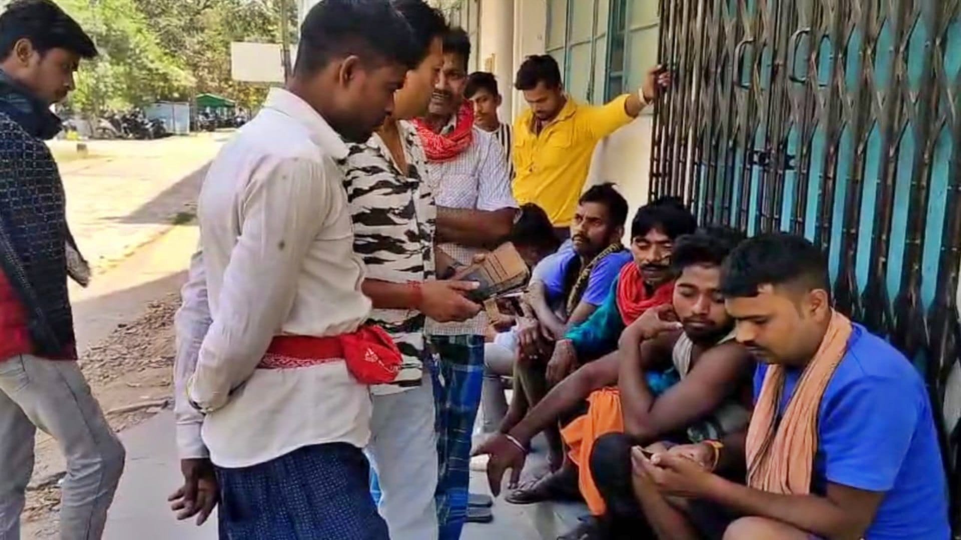घटना के बाद शोक में डूबे परिजन