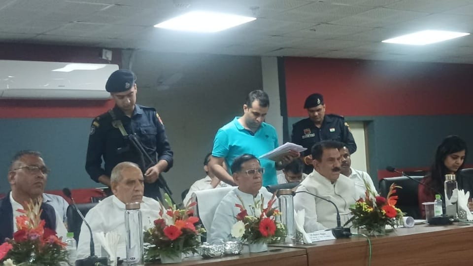 Haryana Food Supply Minister Rajesh Nagar reprimanded officials