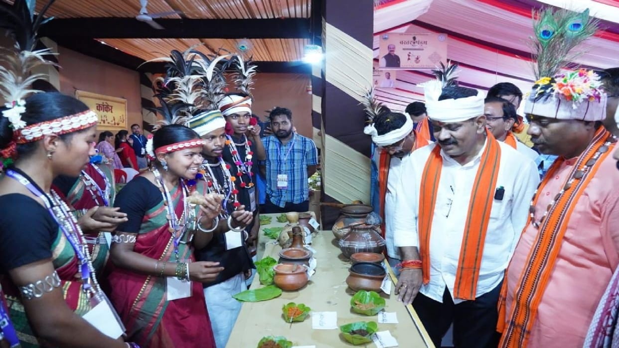 Bastar Pandum 2025: Bastariya culture is happening under one roof