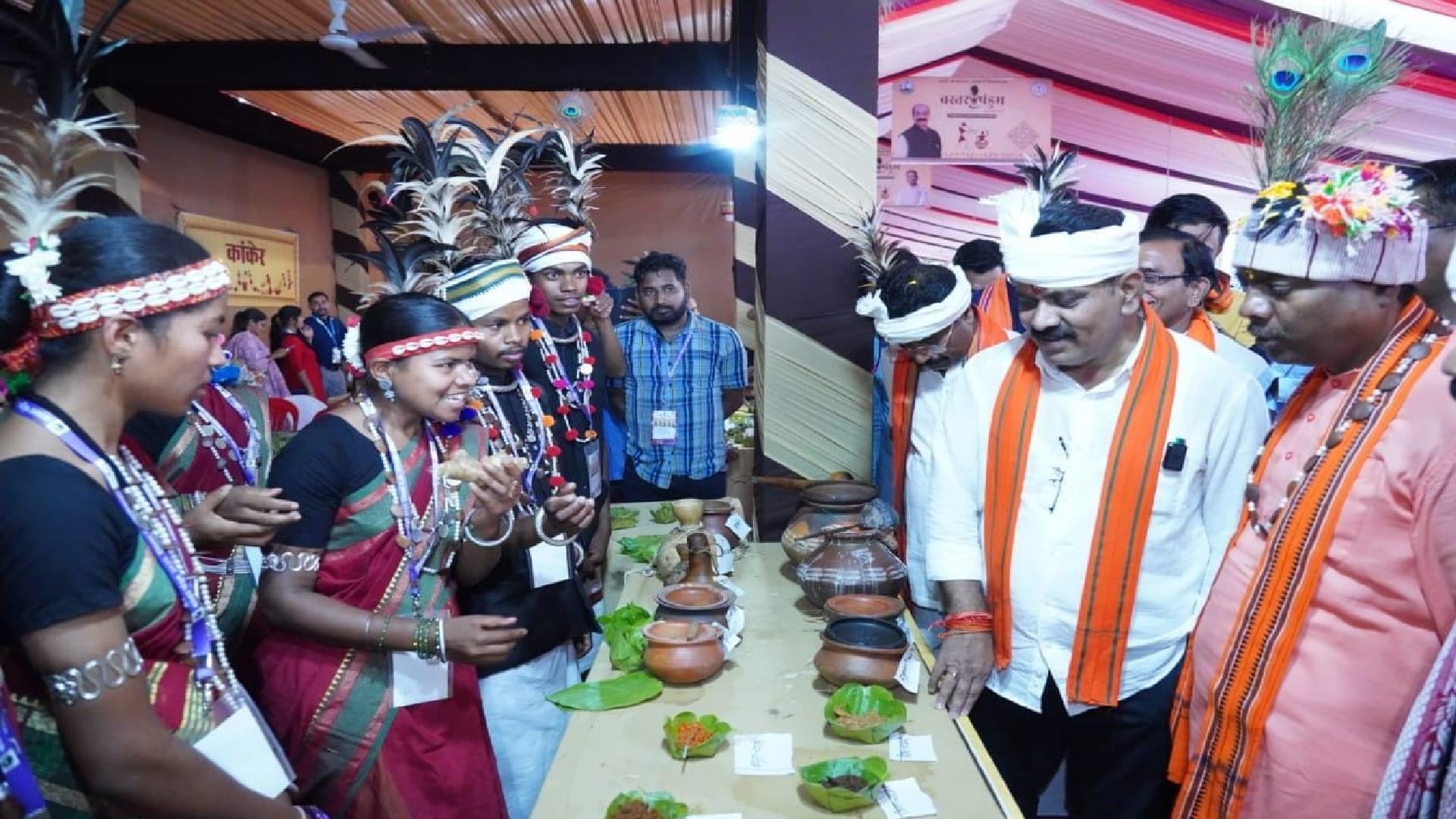 बस्तर पंडुम में बिखर रही आदिवासी लजीज व्यंजनों की महक
