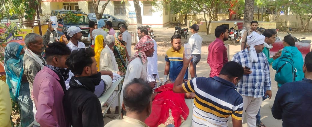 Barabanki: Pickup going for Mundan ceremony overturned, 16 injured, 6 serious