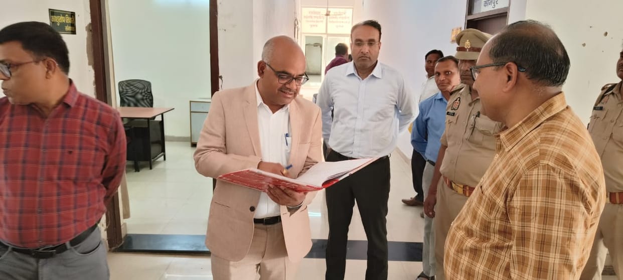 DM inspects Zilla Parishad and Irrigation offices 16 employees found missing instructions to stop salary