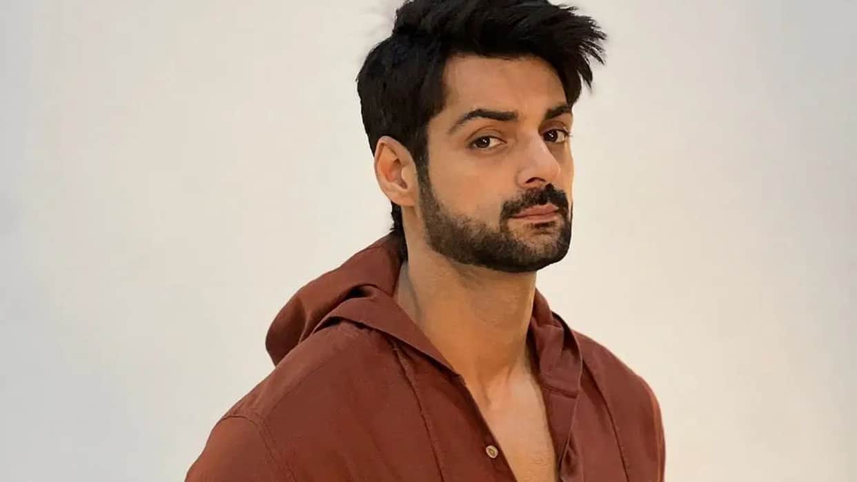 Popular TV Actors in 2000 Karan Singh Grover Karan Wahi Rajeev Khandelwal Harshad Chopda