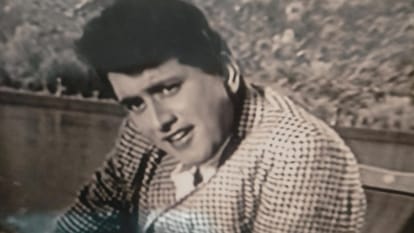 Singer Nitin Mukesh emotional by remembring manoj kumar says Whatever I am today is because of him