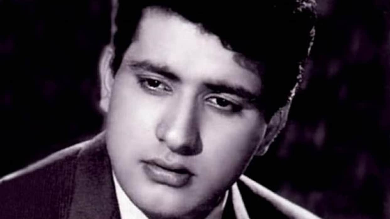 actor manoj kumar dies at 87 on his Last Rites dharmendra Raveena other celebs reached home to pay tribute