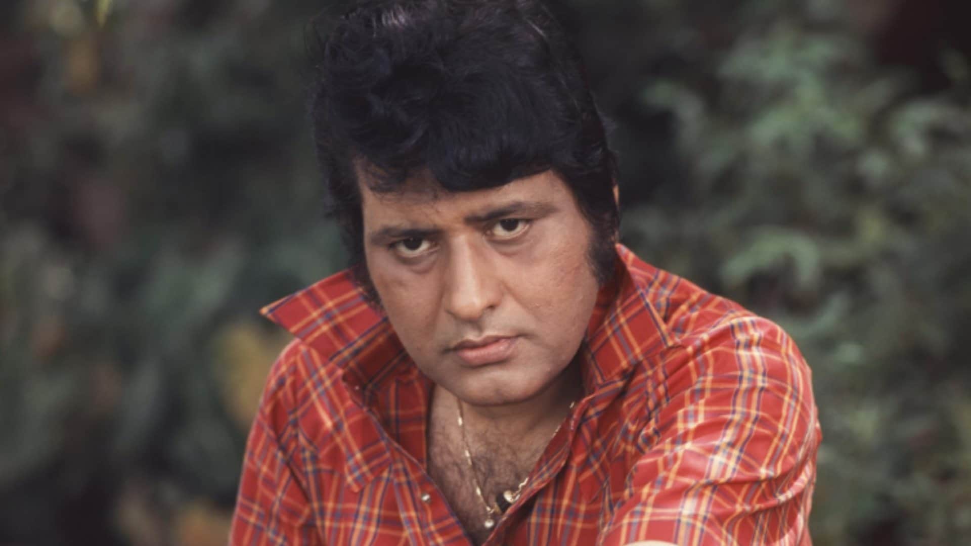 Anupam Kher pays tribute to actor film director Manoj Kumar Death talks about his Movies Upkaar Shaheed Kranti
