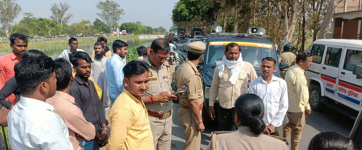 Barabanki: Whole family drowned in canal, woman's body found, husband and two children missing; search operati
