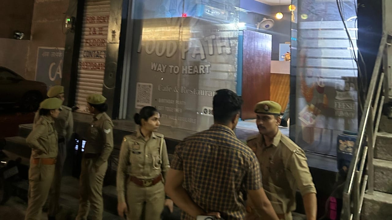 Police raided hookah bar in Bareilly and arrested 12 accused
