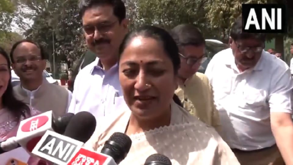 Delhi University: Chief Minister Rekha Gupta Said work will not stop because of Delhi government, Know Details