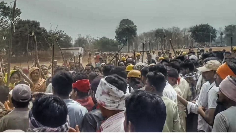 Violent clash between two groups after the death of a worker in Jagannath Steel Plant