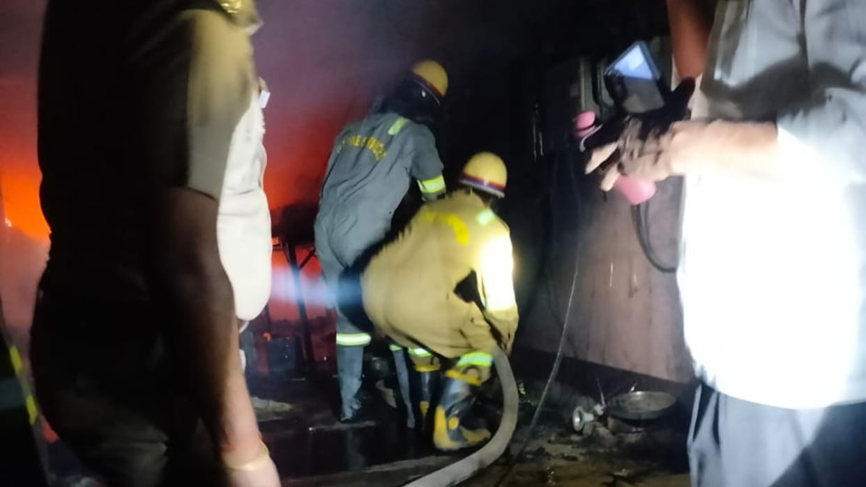 massive fire broke out in bakery at midnight fire brigade brought it under control in six hours