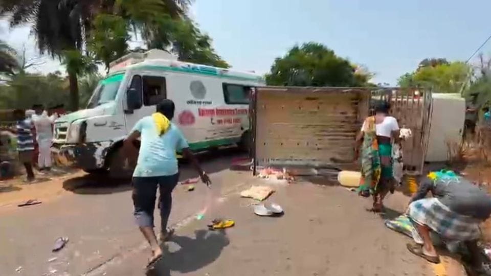 More than 12 villagers injured as pickup overturns in Jagdalpur