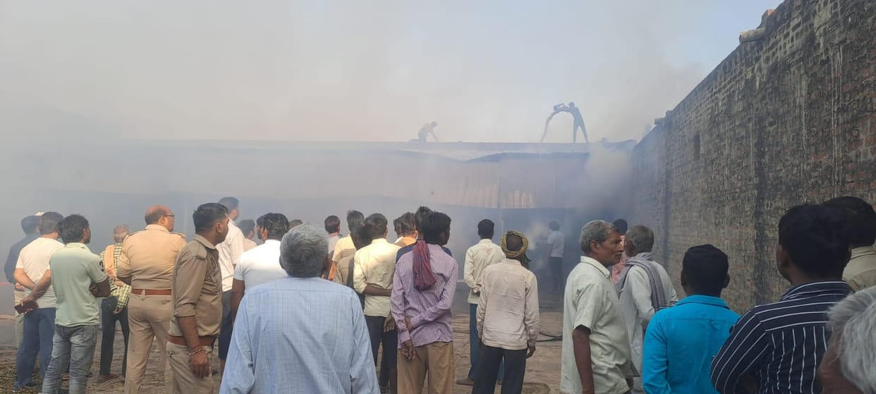 Fire broke out in warehouse people remained terrified