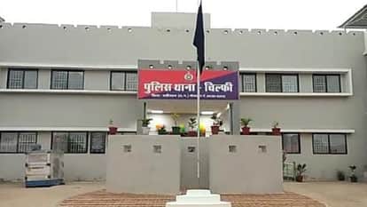 son killed his father by cutting his neck with an axe