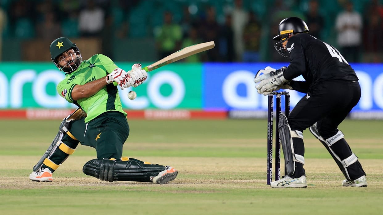 NZ vs PAK: Pakistani all-rounder Khushdil Shah lost his temper attacked fans security personnel intervened