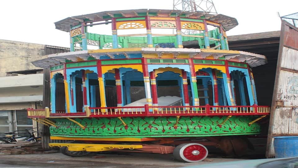 मूंछों वाले रामजी की शोभायात्रा के लिए रथ