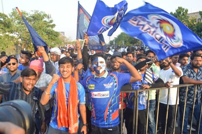 IPL at Ekana: Spectators disappointed due to Rohit not playing, ground was covered in blue colour; Mumbai got