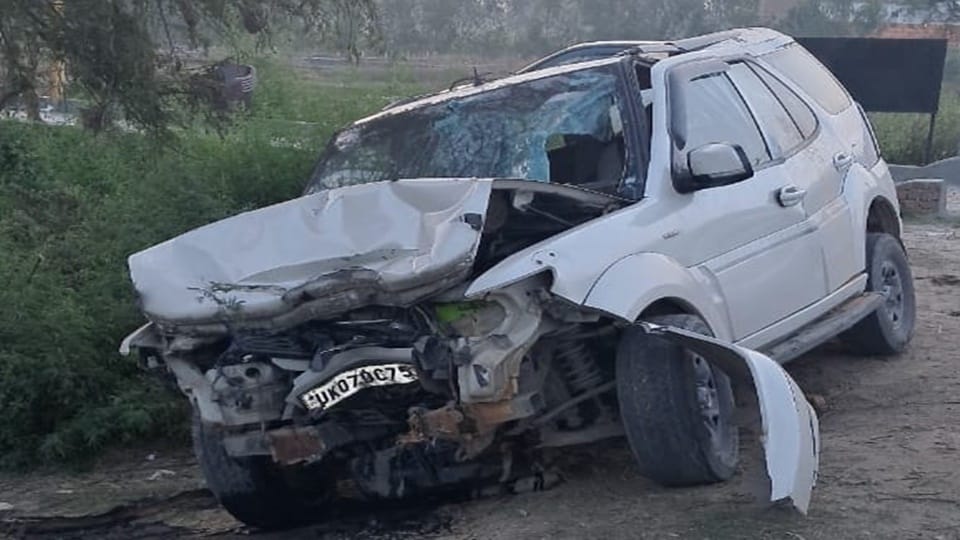 Moradabad Accident: Car collided with tree, two people died, they were going from Delhi to Uttarakhand