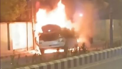 A moving car caught fire on Bhopal bypass
