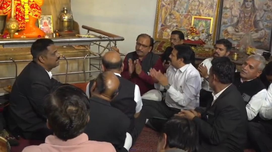 Bhopal News: Advocates recited Hanuman Chalisa in celebration of the passing of the Waqf Board Amendment Bill