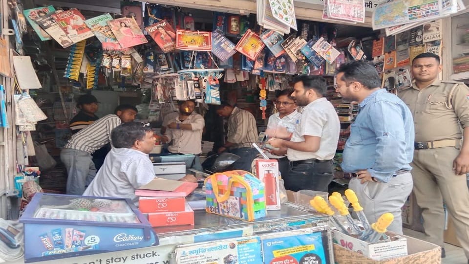 book shops exposed their collusion with schools in Ramnagar and Kaladhungi too