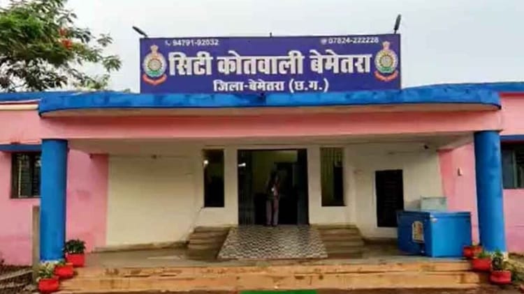 Road Accident: बारातियों से भरी कार हार्वेस्टर से टकराई, एक की मौत और छह घायल; दो की हालत गंभीर